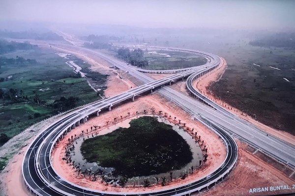  Presiden Jokowi Resmikan Jalan Tol Sepanjang 189 Km Hari Ini