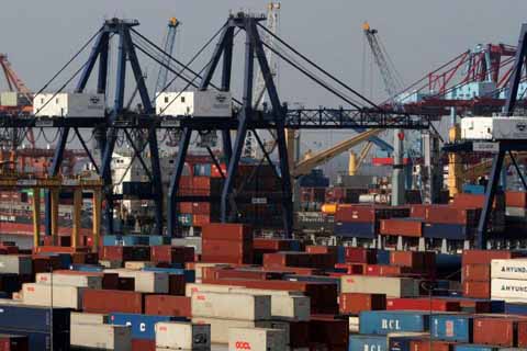  Surplus Neraca Dagang US$161 Juta, Hati-hati Tren Penurunan Impor Barang Modal