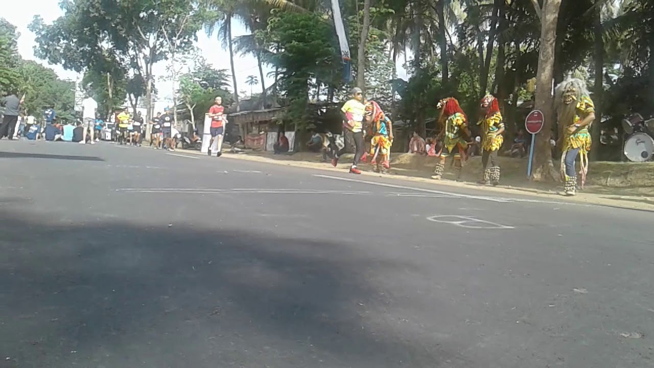  Masyarakat Antusias Sambut Pelari Borobudur Marathon 2019