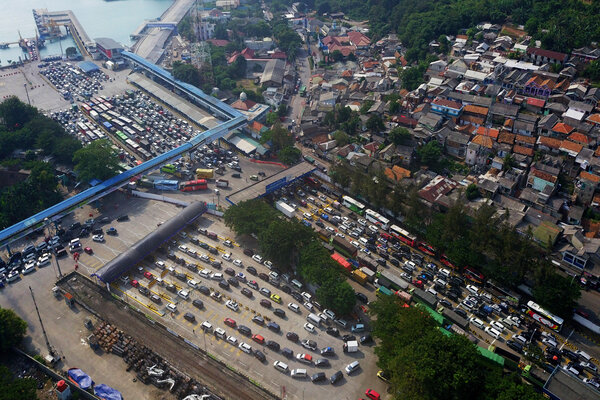  Ada Tol Trans-Sumatra, Feri Merak--Bakauheni Bakal Padat Selama Natal