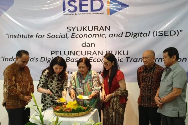  Sri Adiningsih : Transformasi Digital di Luar Jawa Masih Jadi Tantangan