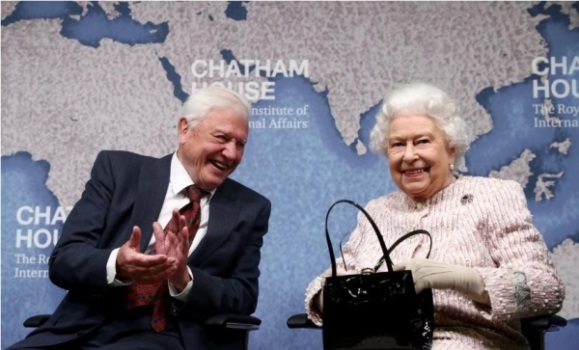  Ratu Elizabeth Anugerahi David Attenborough Penghargaan Lingkungan
