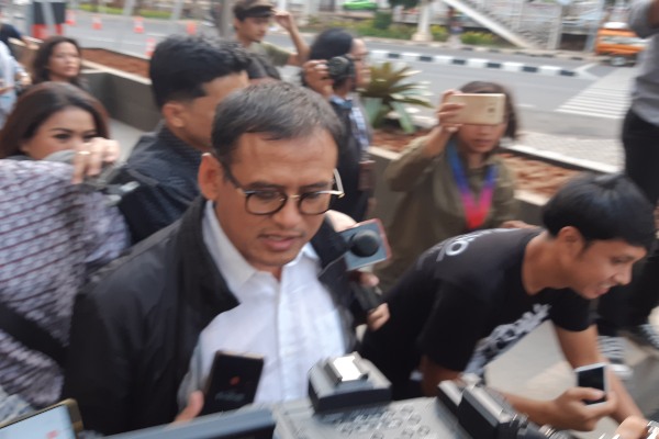 Dirut Petrokimia Gresik Rahmad Pribadi usai diperiksa KPK/Bisnis-Ilham Budhiman