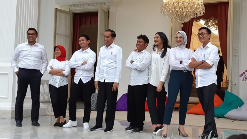 Presiden Joko Widodo memperkenalkan tujuh orang staf khusus./Bisnis-Amanda Kusumawardhani
