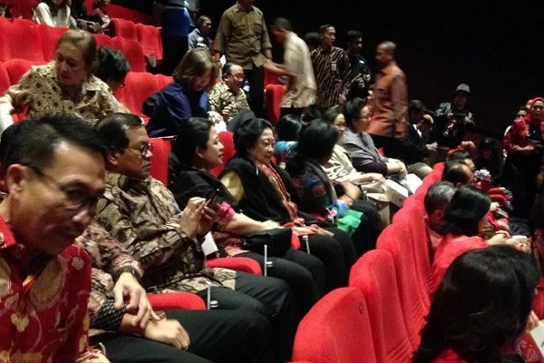  Megawati dan Elite PDIP Nobar Nagabonar Reborn