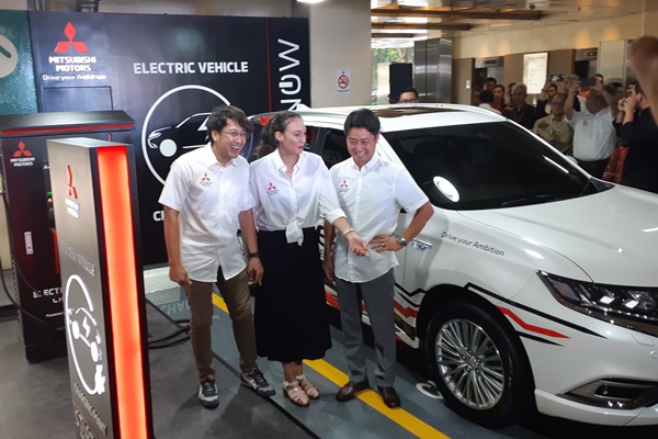  Mitsubishi Resmikan Fasilitas Pengisian Daya Listrik EV di Plaza Senayan