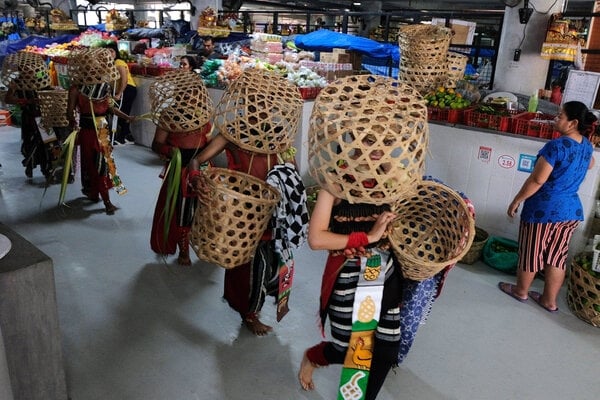  Denpasar Komitmen Kurangi Plastik di Pasar Tradisional