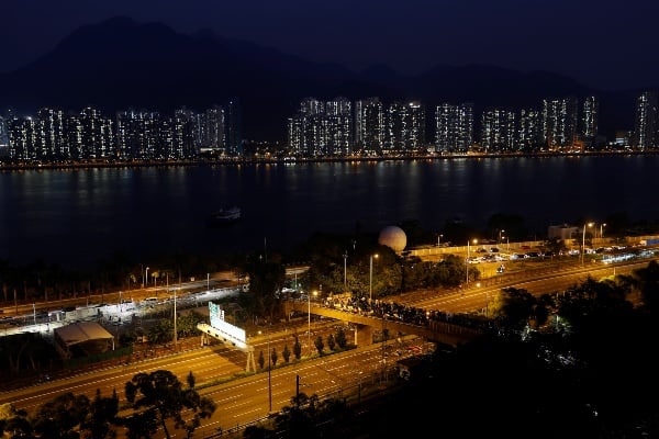  Trump Dukung Demonstran Hong Kong, Begini Reaksi Pasar China