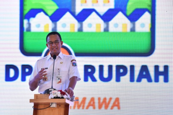Gubernur DKI Jakarta Anies Baswedan memberikan sambutan saat peluncuran program "Rumah DP 0 Rupiah" di Pondok Kelapa, Jakarta, Jumat (12/10/2018). - ANTARA FOTO/Rivan Awal Lingga