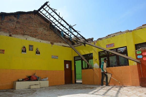  Atap Gedung SD di Sumut Ambruk Timpa 36 Siswa dan Guru