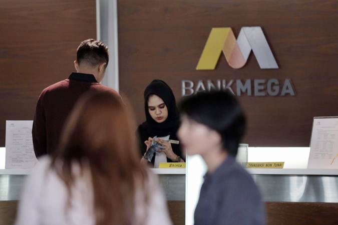  Bank Mega Andalkan Deposan Kakap