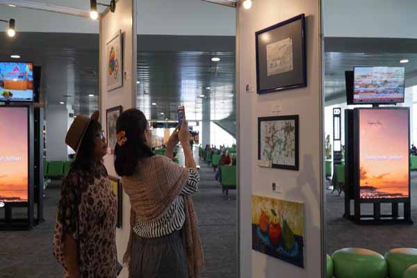  Bandara Ahmad Yani Pamerkan Lukisan Anak Disabilitas dan Autisme