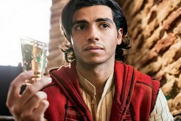  Mena Massoud Sepi ‘Job’ Usai Bintangi ‘Aladdin’   