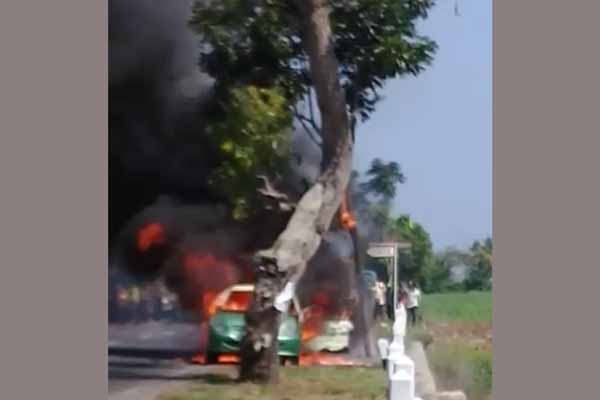  Viral Video Mobil Terbakar di JJLS, Penyebabnya Korsleting Listrik