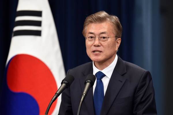  Moon Jae-in akan Kunjungi China untuk Pertemuan Trilateral dengan Jepang