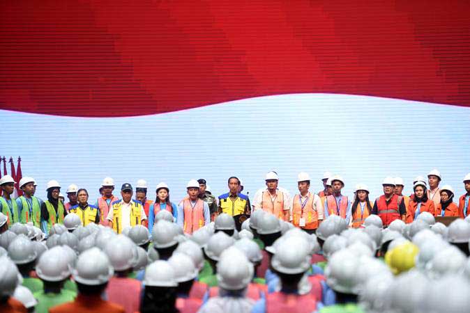  TENAGA KERJA KONSTRUKSI : Sosialiasi Manfaat Jaminan Sosial Agar Masuk Vokasi