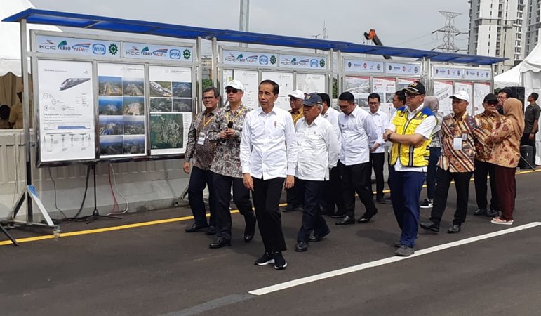  Tinjau Proyek LRT dan Kereta Cepat, Jokowi Ingatkan Rumitnya Membangun Infrastruktur Terlambat 