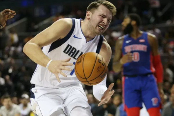  Hasil Basket NBA : Doncic Bikin Sejarah, Maverick Gasak Pistons