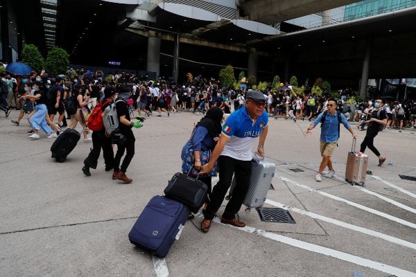  Unjuk Rasa Belum Berakhir, Penumpang Bandara Hong Kong Terendah dalam 10 Tahun