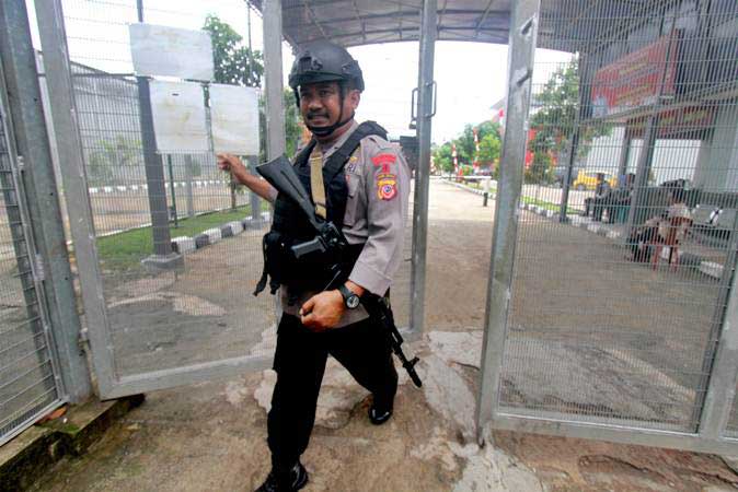  Petugas Gabungan Geledah Lapas Tasikmalaya