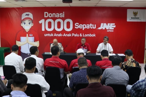  JNE Bersama Baznas Salurkan Donasi 1.000 Sepatu Untuk Anak Korban Bencana Lombok dan Palu