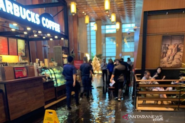  Banjir Jakarta, Genangan Air Sempat Masuk Graha CIMB Niaga