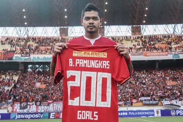  Bambang Pamungkas Pensiun dari Sepak Bola, Warganet : Leader, Captain, Legend