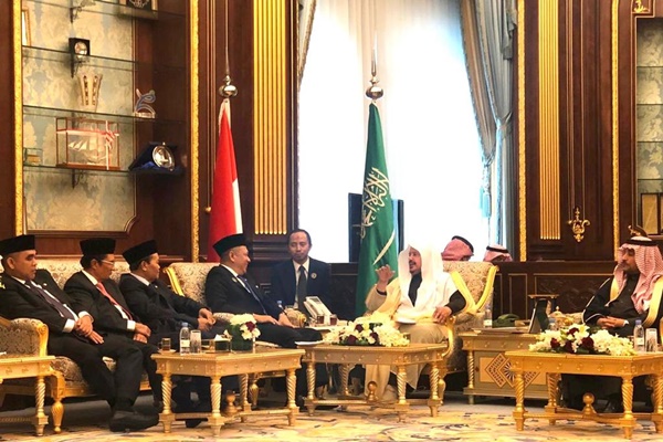  Bertemu Parlemen Arab, MPR RI Lobi Kuota Haji 2020 untuk Ditambah