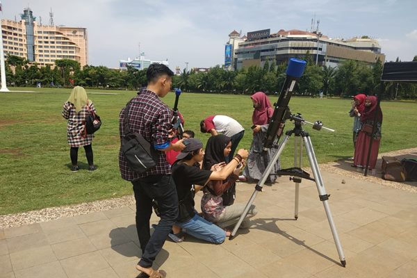  Semarang Alami Gerhana Matahari Parsial 68 Persen Tertutup Bulan