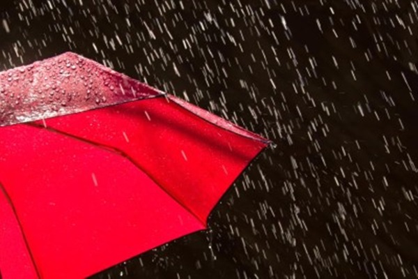  Waspadai Hujan Lebat, Masyarakat Perlu Sedia Payung