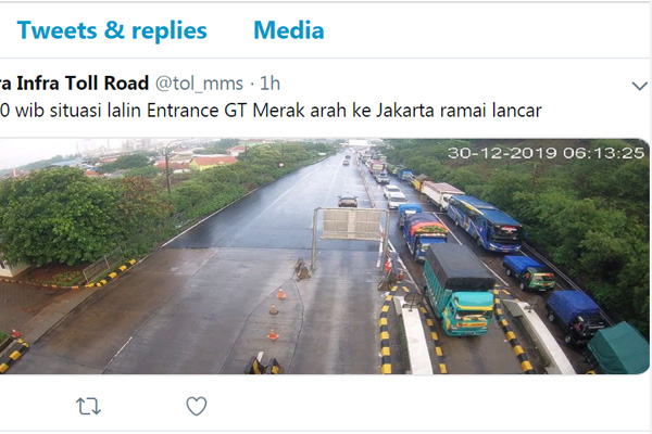  Gerbang Tol Merak Arah Jakarta Ramai, Hati-Hati Jalan Basah