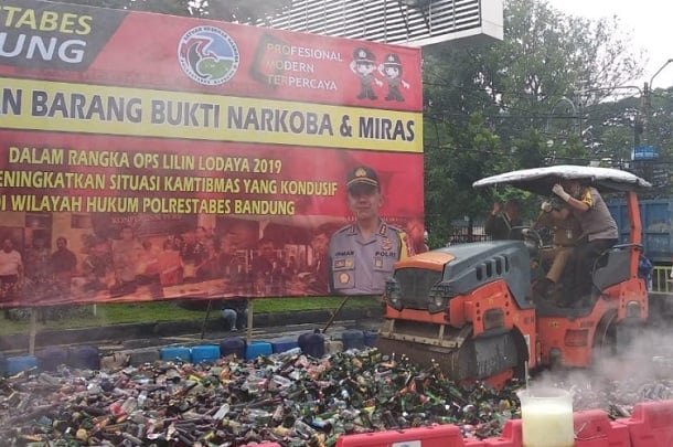  Polisi Musnahkan Sabu, 843 Batang Ganja dan Belasan Ribu Miras Jelang Perayaan Tahun Baru