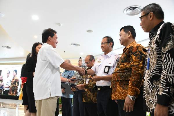  BPH Migas Serahkan SK Penugasan dan Kuota JBT dan JBKP 2020 Kepada Badan Usaha Penerima Penugasan dan Gubernur seluruh Indonesia