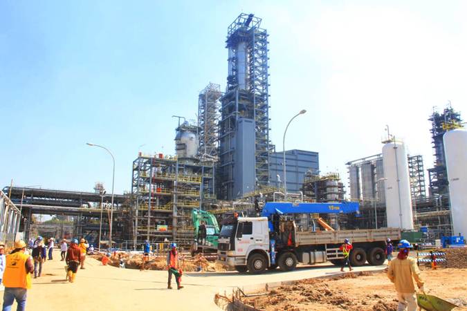  Pendapatan Bersih Chandra Asri Petrochemical Turun