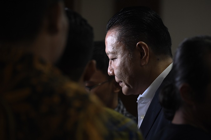 Terdakwa kasus dugaan suap impor bawang putih I NYoman Dhamantra meninggalkan ruangan usai menjalani sidang dakwaan di Pengadilan Tipikor, Jakarta, Selasa (31/12/2019). /ANTARA - Puspa Perwitasari