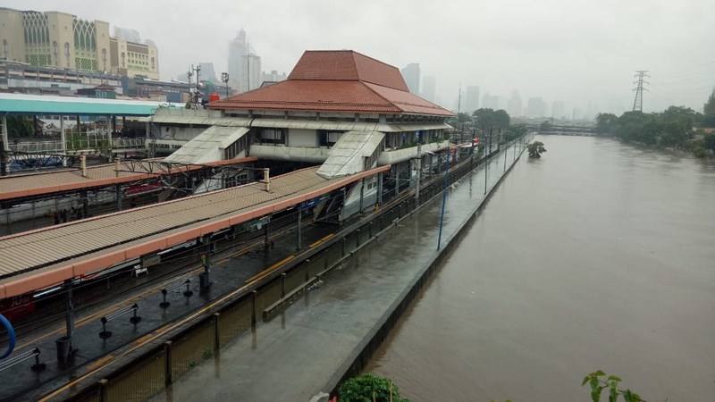  Listrik Dipadamkan karena Banjir, Beban Puncak di Jabodetabek Turun Jadi 2.500 MW