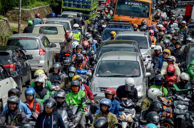  PREDIKSI PUNCAK ARUS BALIK DI LEMBANG