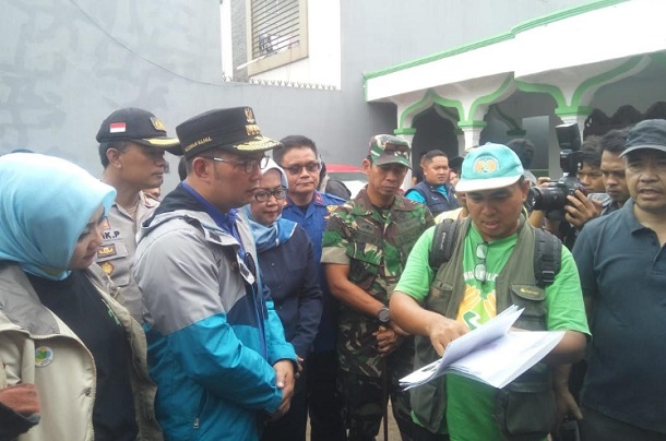  Kunjungi Banjir Bekasi-Bogor, Emil Puji Kinerja Relawan