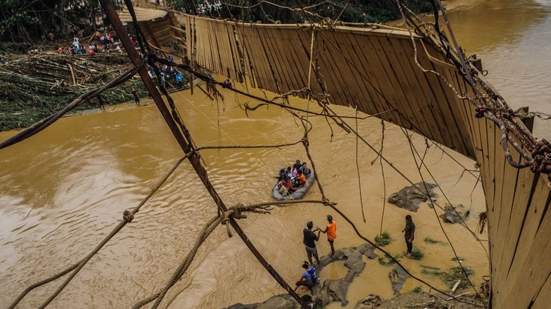  BNPB Catat Ada 43 Orang Meninggal Akibat Banjir di DKI, Jabar, Banten