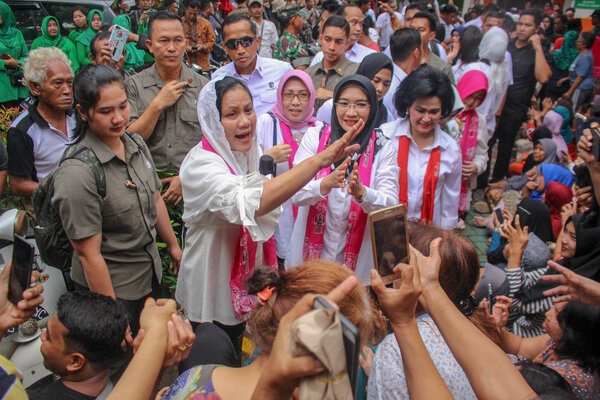  Wapres Ma\'ruf Sampaikan Belasungkawa Jatuhnya Korban Banjir