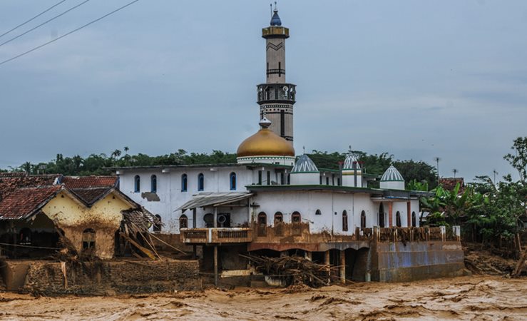  Kepala BNPB dan Menko PMK Tinjau Banjir Bandang dan Longsor Lebak Gedong
