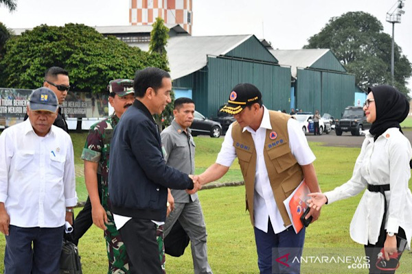  Jokowi Perintahkan Buka Akses Lokasi Longsor Sukajaya