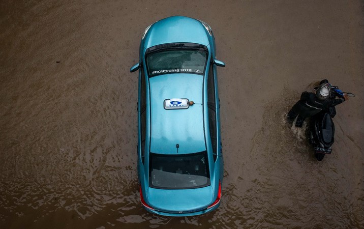  Lakukan Ini Jika Mobil Anda Terendam Banjir