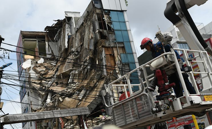  RUKO 4 LANTAI ROBOH : Meragukan Keamanan Gedung Jakarta