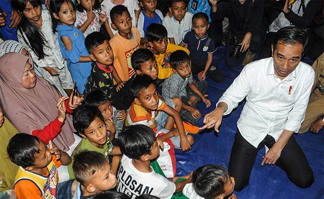  PRESIDEN KUNJUNGI KORBAN BENCANA DI LEBAK