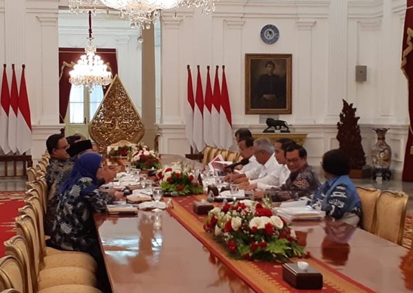  Panggil Lima Kepala Daerah Terdampak Banjir, Jokowi Minta Evaluasi Menyeluruh