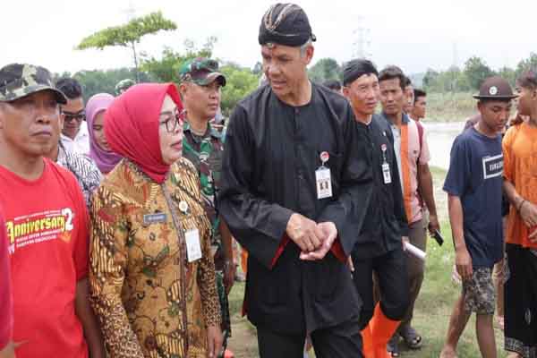  Pemprov Jateng Kirim Alat Berat Atasi Banjir Grobogan