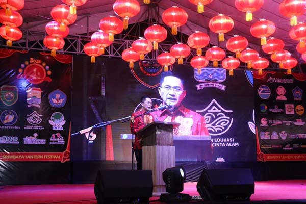  Ribuan Lampion Meriahkan Sriwijaya Lantern Festival