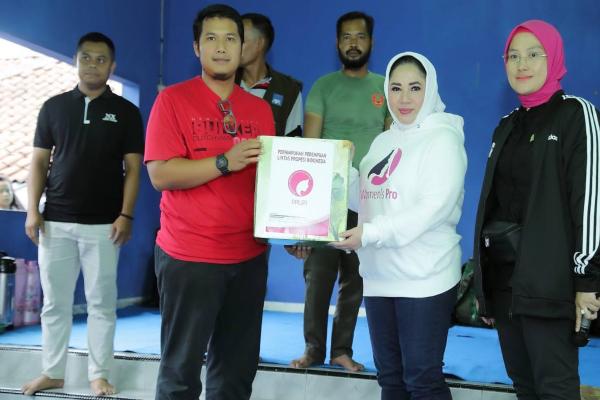  Serahkan Bantuan Korban Banjir, PPLIPI Apresiasi PLN yang Mulai Pulihkan Penerangan Warga