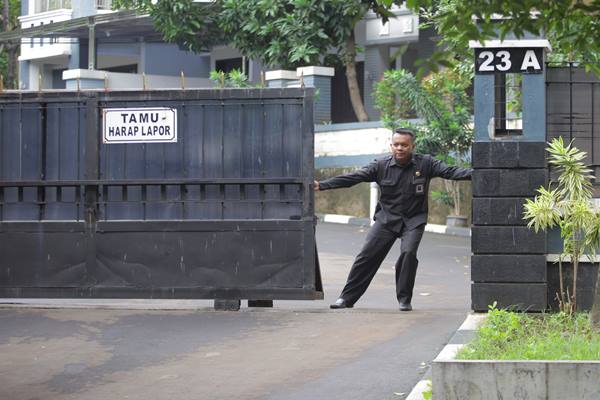  Kasus Wahyu Setiawan: Cari Barang Bukti, KPK Geledah Kantor KPU